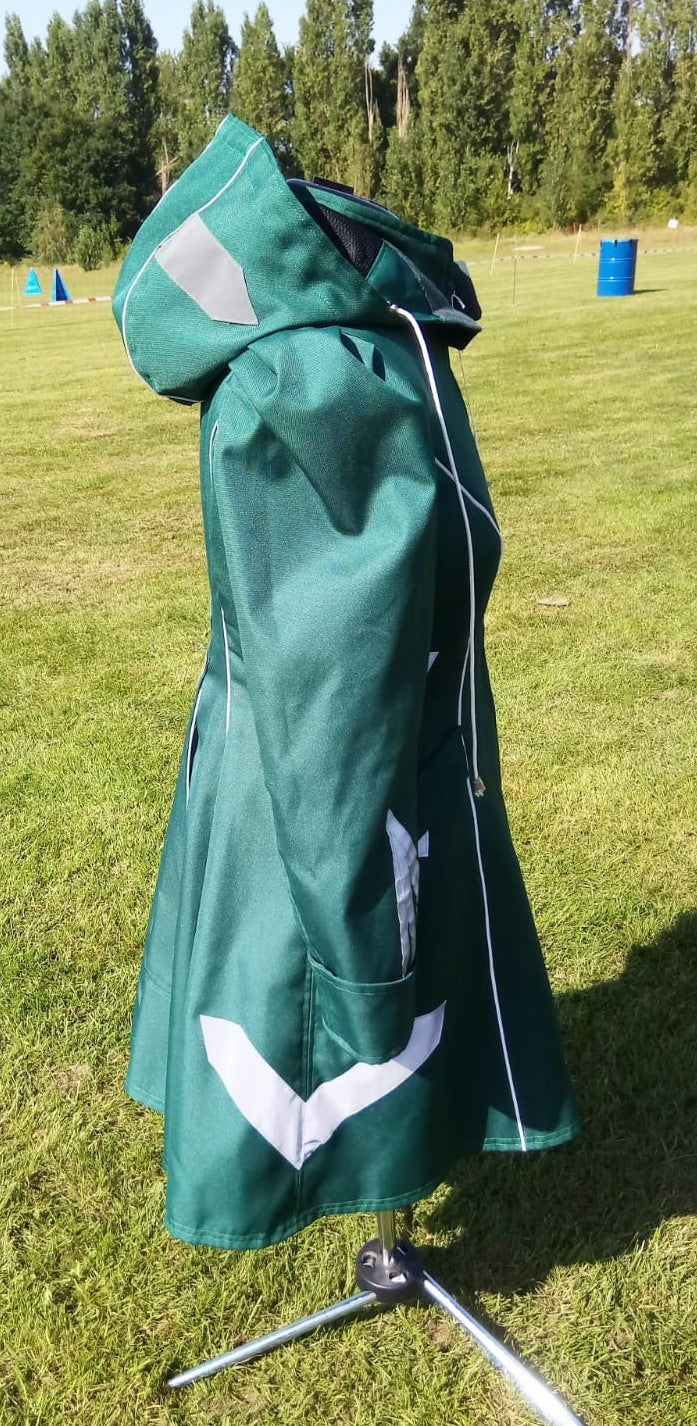 1 Wetterjacke , Regenjacke, grün mit Silberstreifen